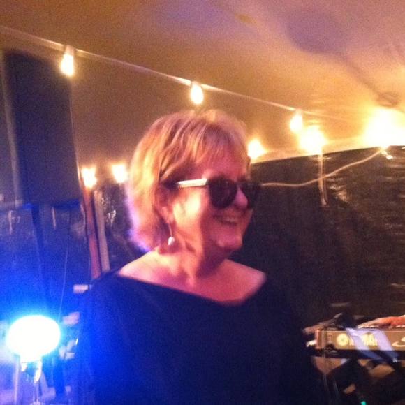 Meet your Posher, Carol - Picture 1 of 1